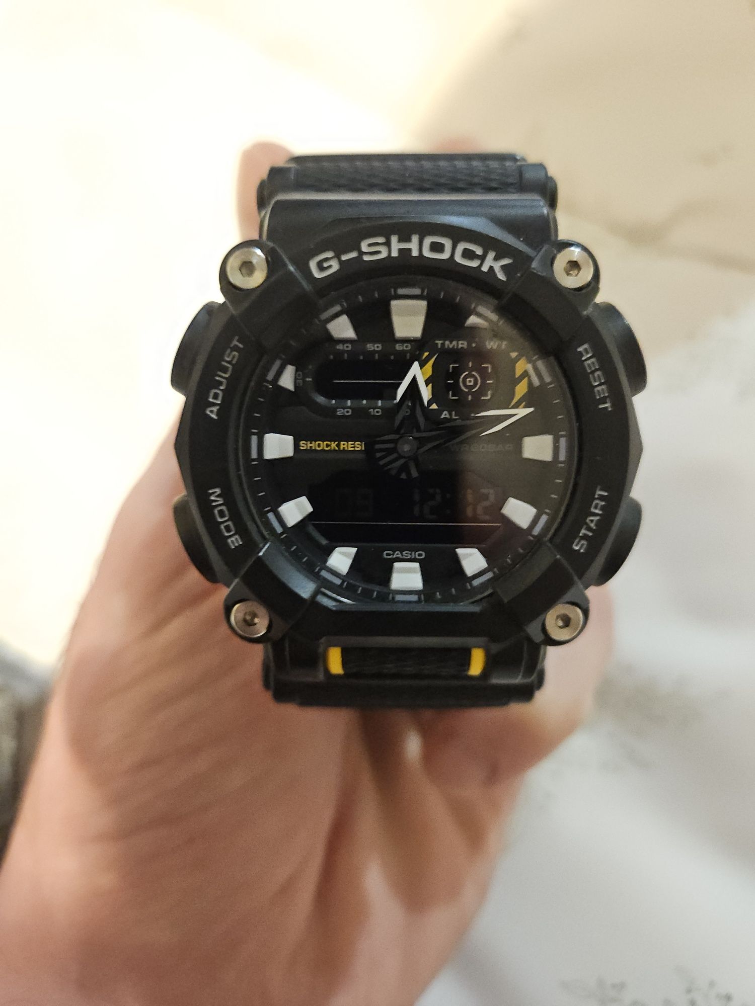 Часовник Casio G-shock