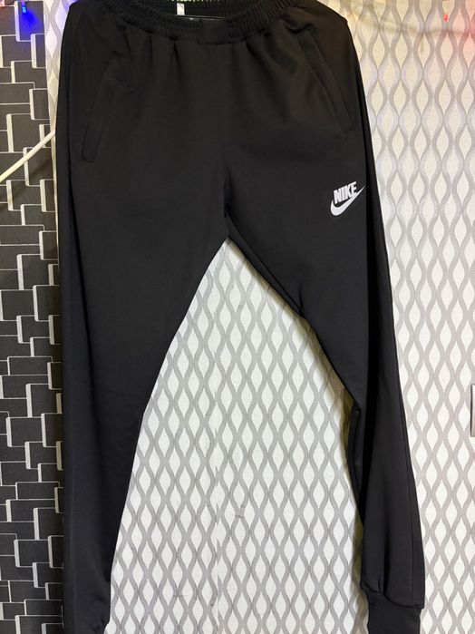 Nike           Nike
