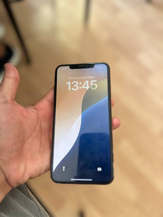 iPhone Xs Max…..