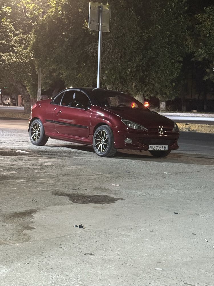 Uzbda yagona pijo cabriolet sotiladi
