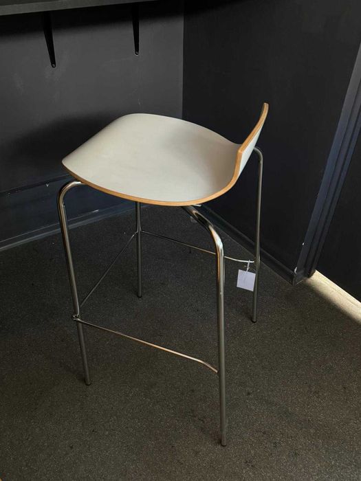 Scaun bar metal sezut alb picioare cromate, scoica lemn alb 1 buc