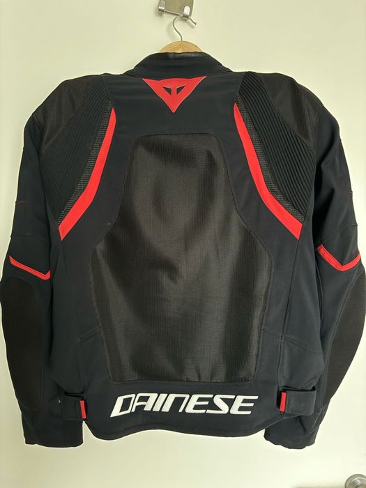 Vand geaca moto Dainese, este noua, marimea 50
