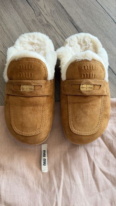 Дамски чехли на Miu Miu