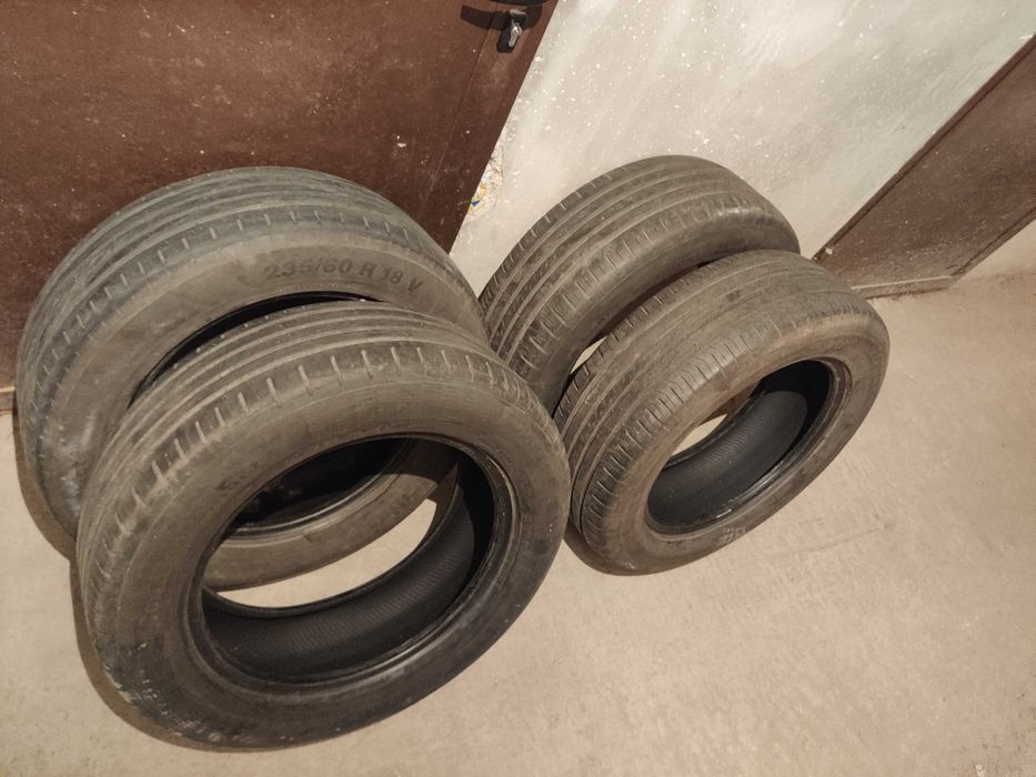 Летни гуми Continental 235/60 R18 - 4 бр. 220 лв., дот 1917