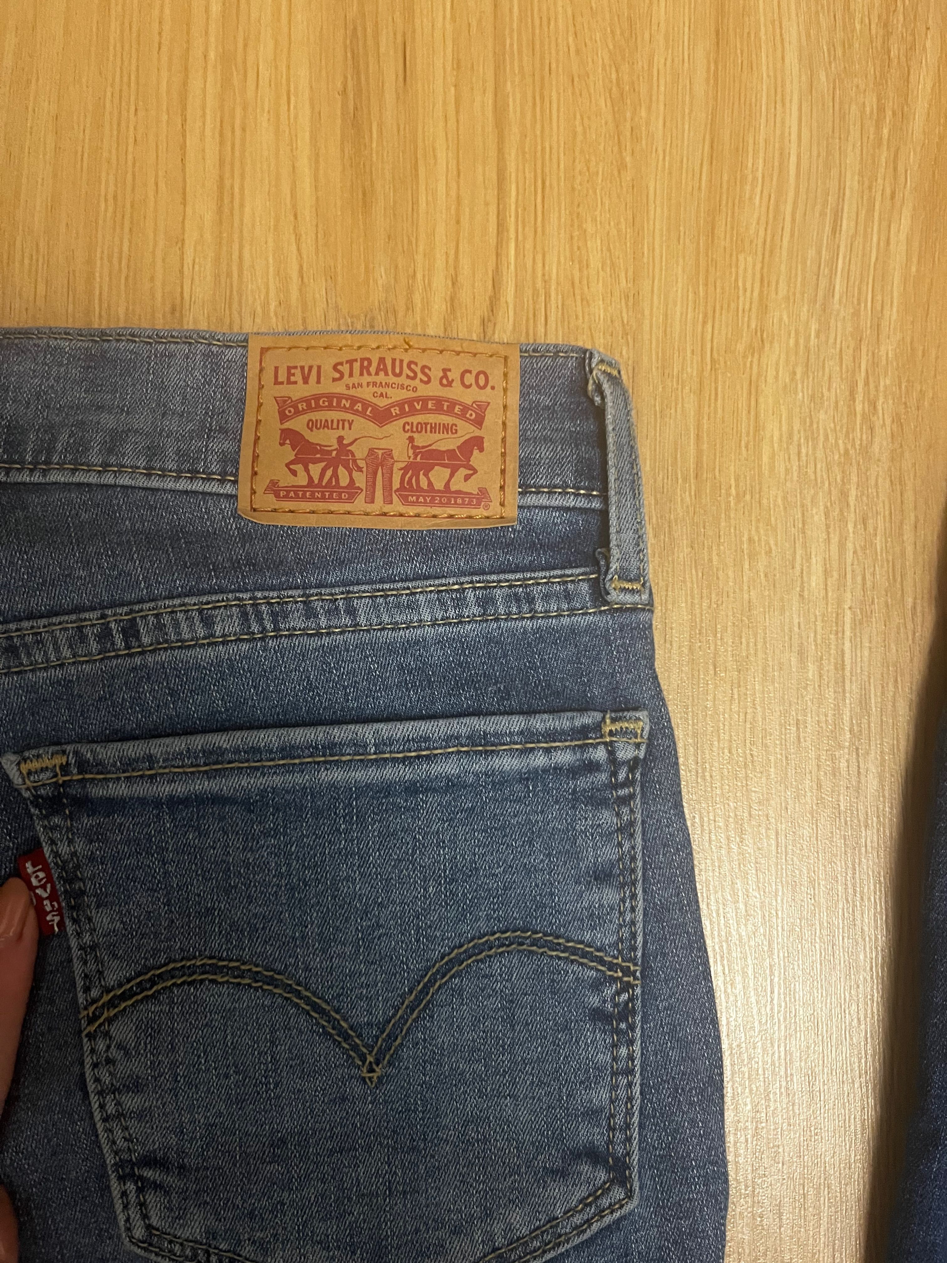 Чисто нови, оригинални, тесни дънки с ниска талия ,,Levi’s”