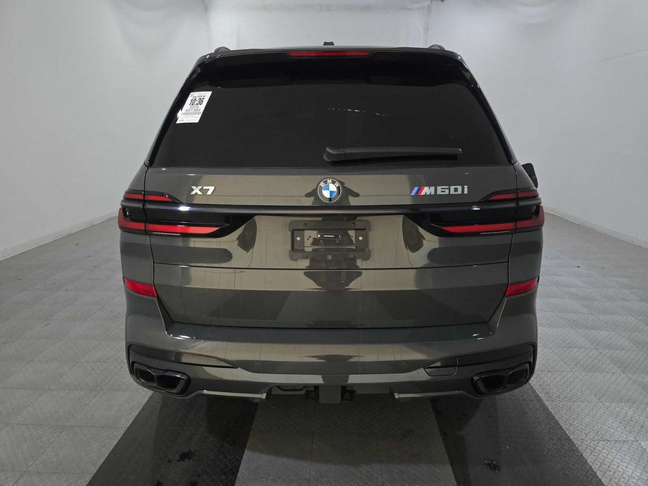 2025 BMW X7 M60i