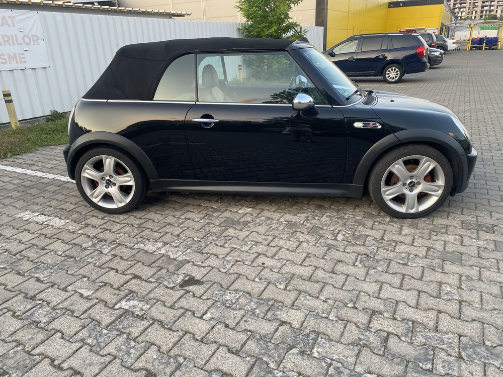 Mini cooper.