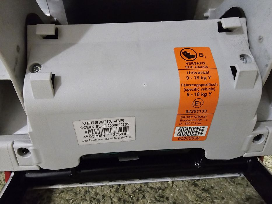 Britax-Romer Versafix 9-18kg, albastru, fixare isofix si centura