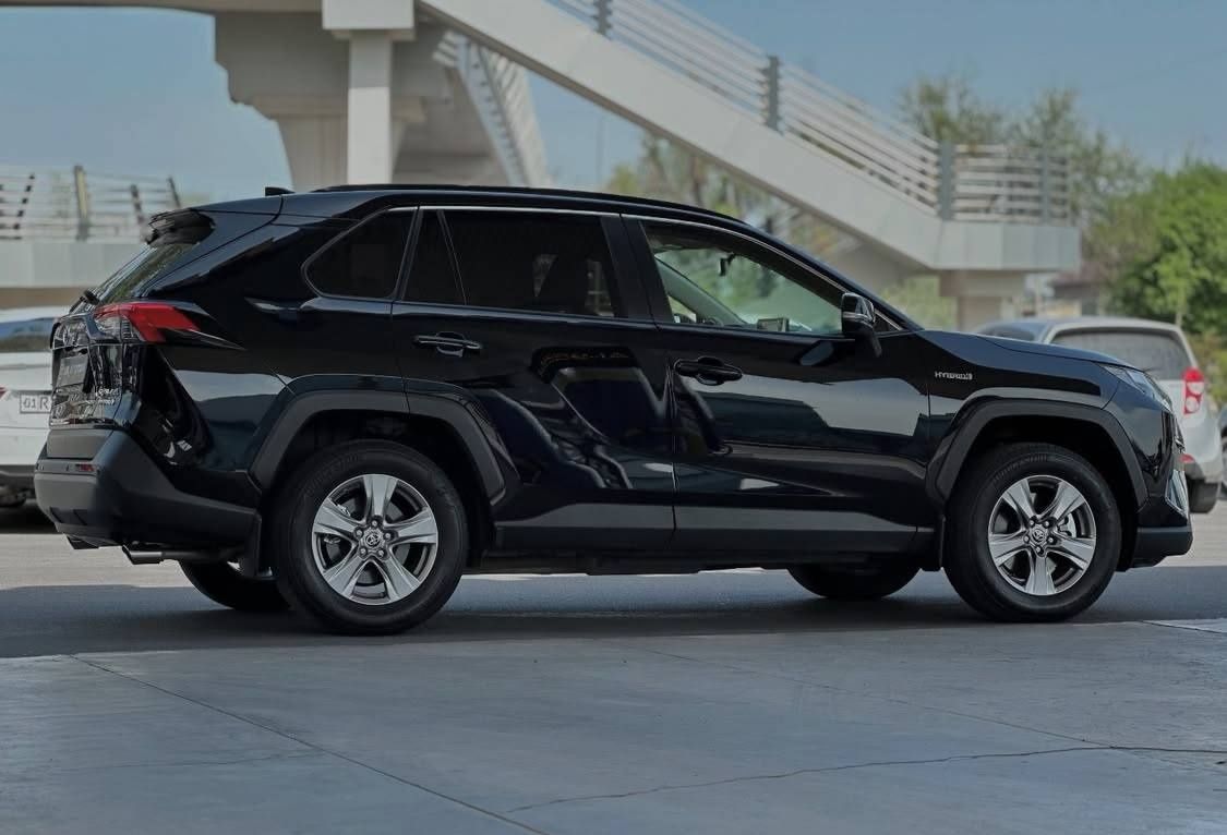 Тойоту RAV4 гибрид. насия. савдога. берилади 
ЯПОНКА