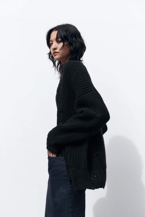 Жилетка Zara /Зара с накъсани детайли М размер с етикет