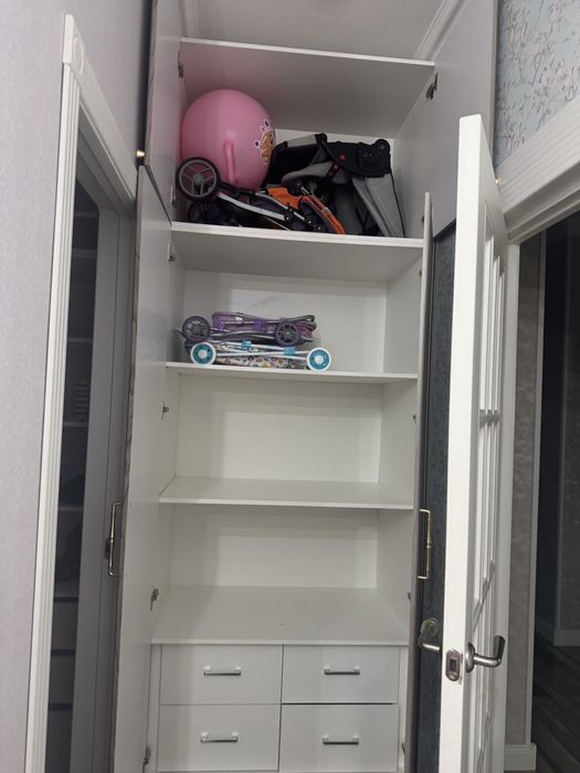 Двухдверный шкаф