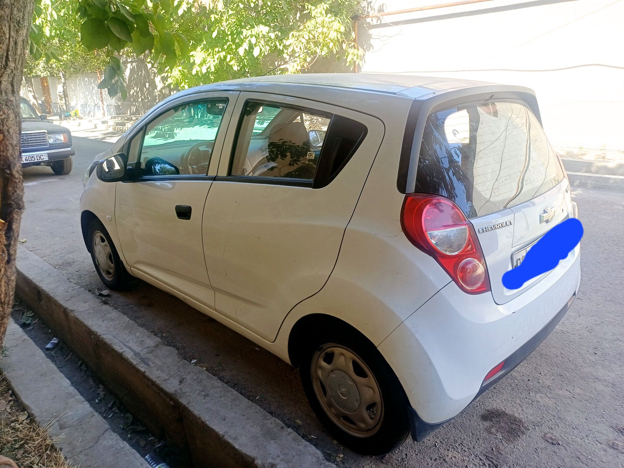 Chevrolet spark sotiladi