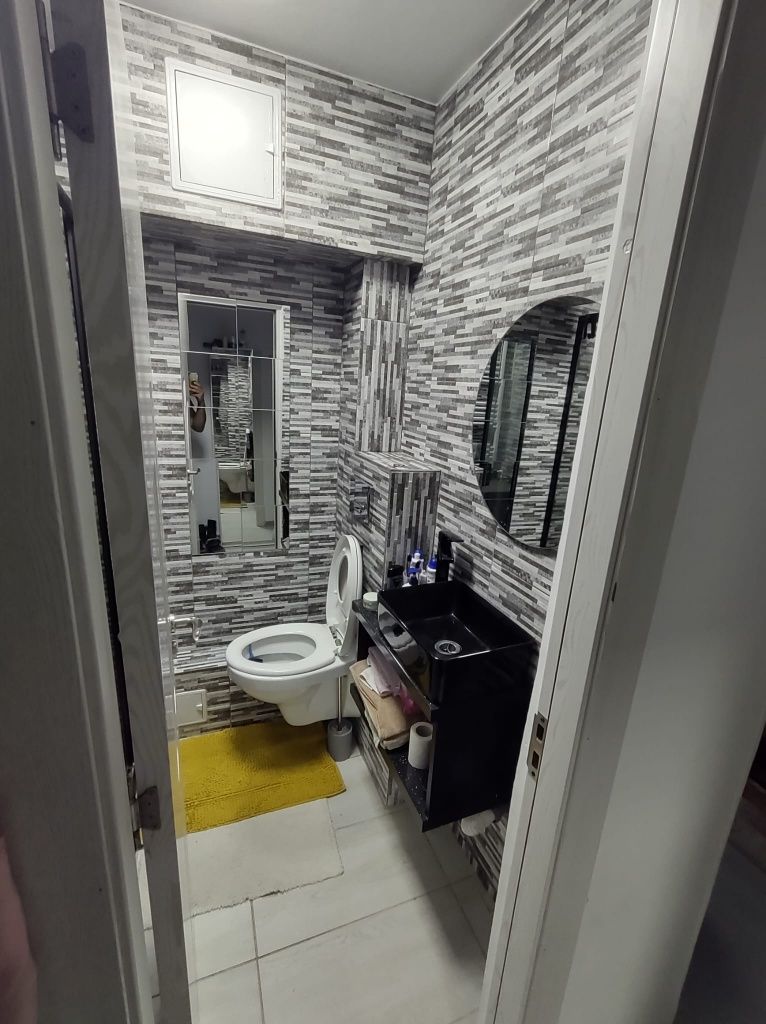 Vand apartament 2 camere