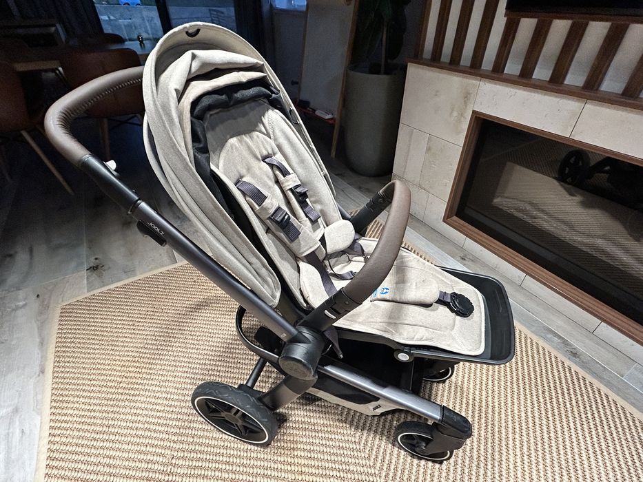 Vand carucior sport, compact, Joolz, model Hub+, culoare sandy taupe