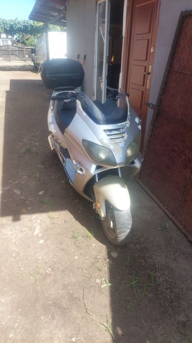 Scuter 250 ,  poate fi inscris