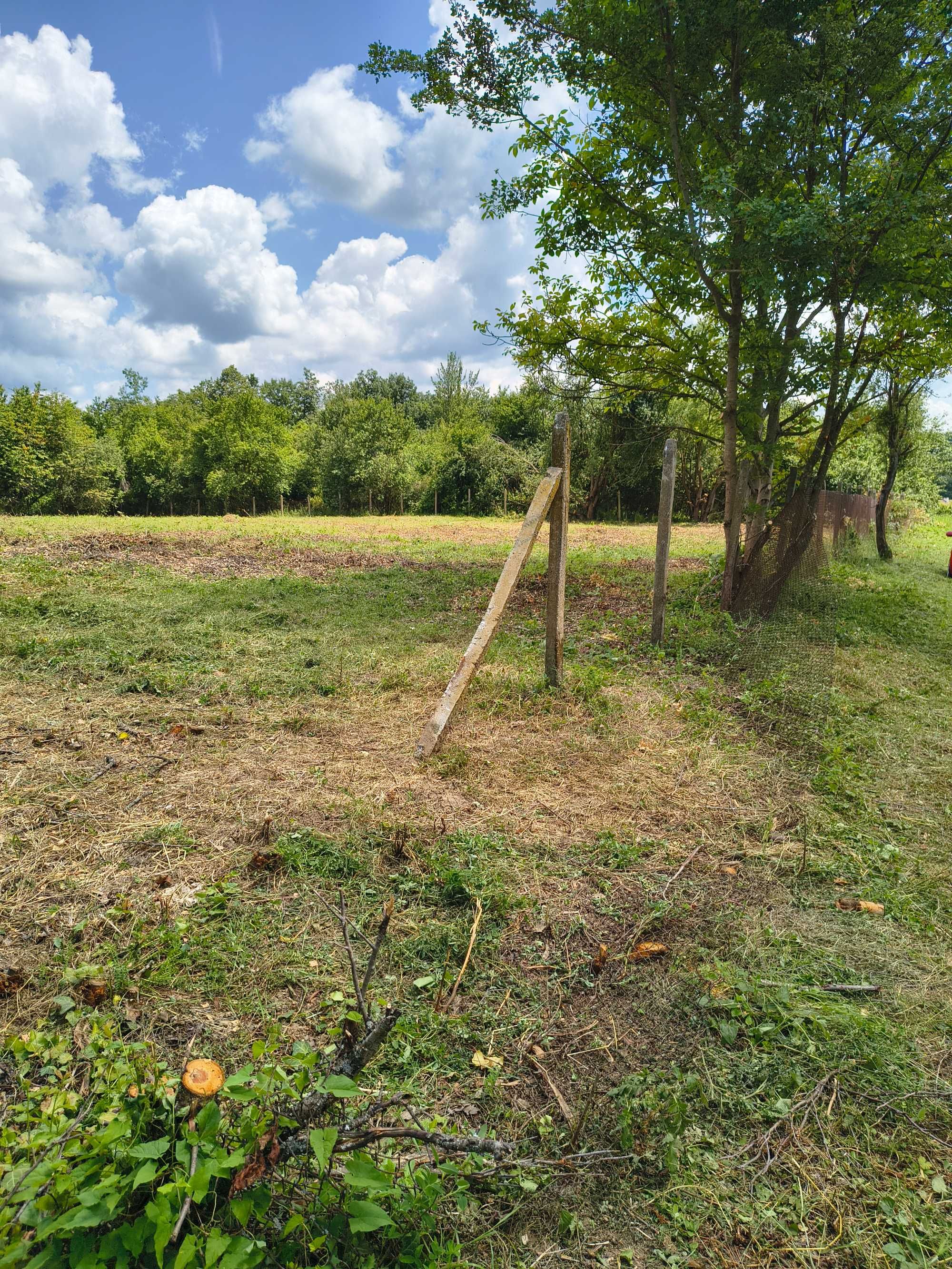 Парцел в с Велковци,община Габрово,2600 кв.м