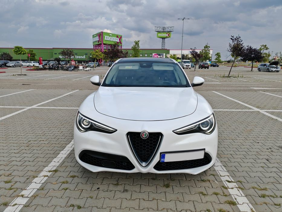 Alfa Romeo Stelvio 280 CP, 4x4, 2.0 benzina