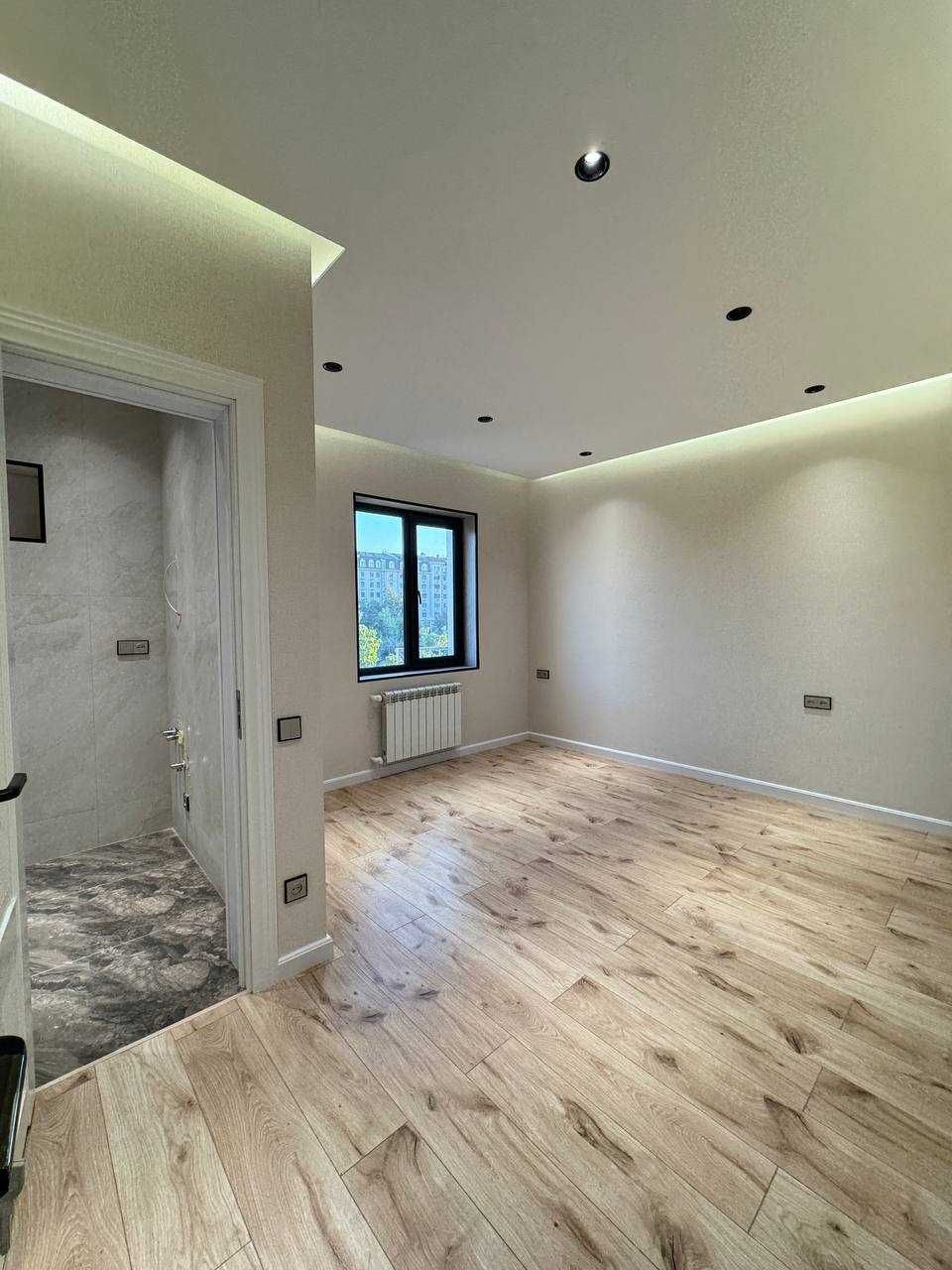 ул.Новомосковская 15 Гор Больн 2(3)-комн 4/4 66 м² евроремонт 77-серия