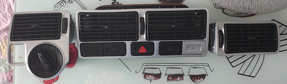 Grile aerisire și Mânere Golf 4/Bora