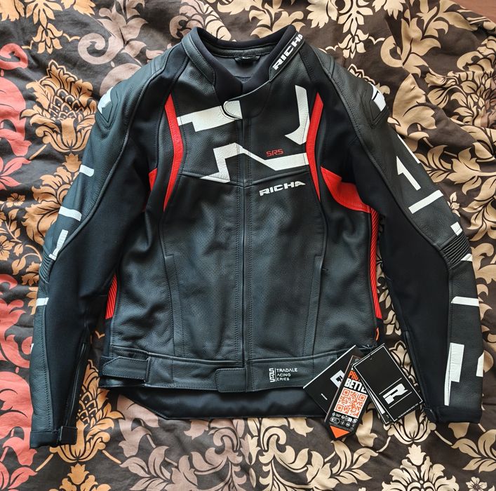 Кожено яке за мотор с гърбица Richa Stradale