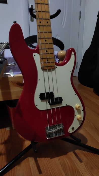 Бас китара Hohner Professional HP Bass