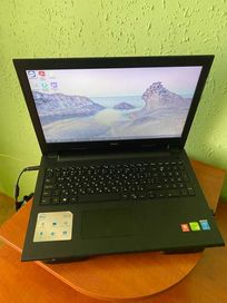 продавам лаптоп DELL Inspiron 15 3000