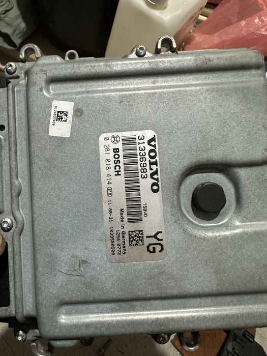 ECU Компютър за Volvo D3 2.0 163