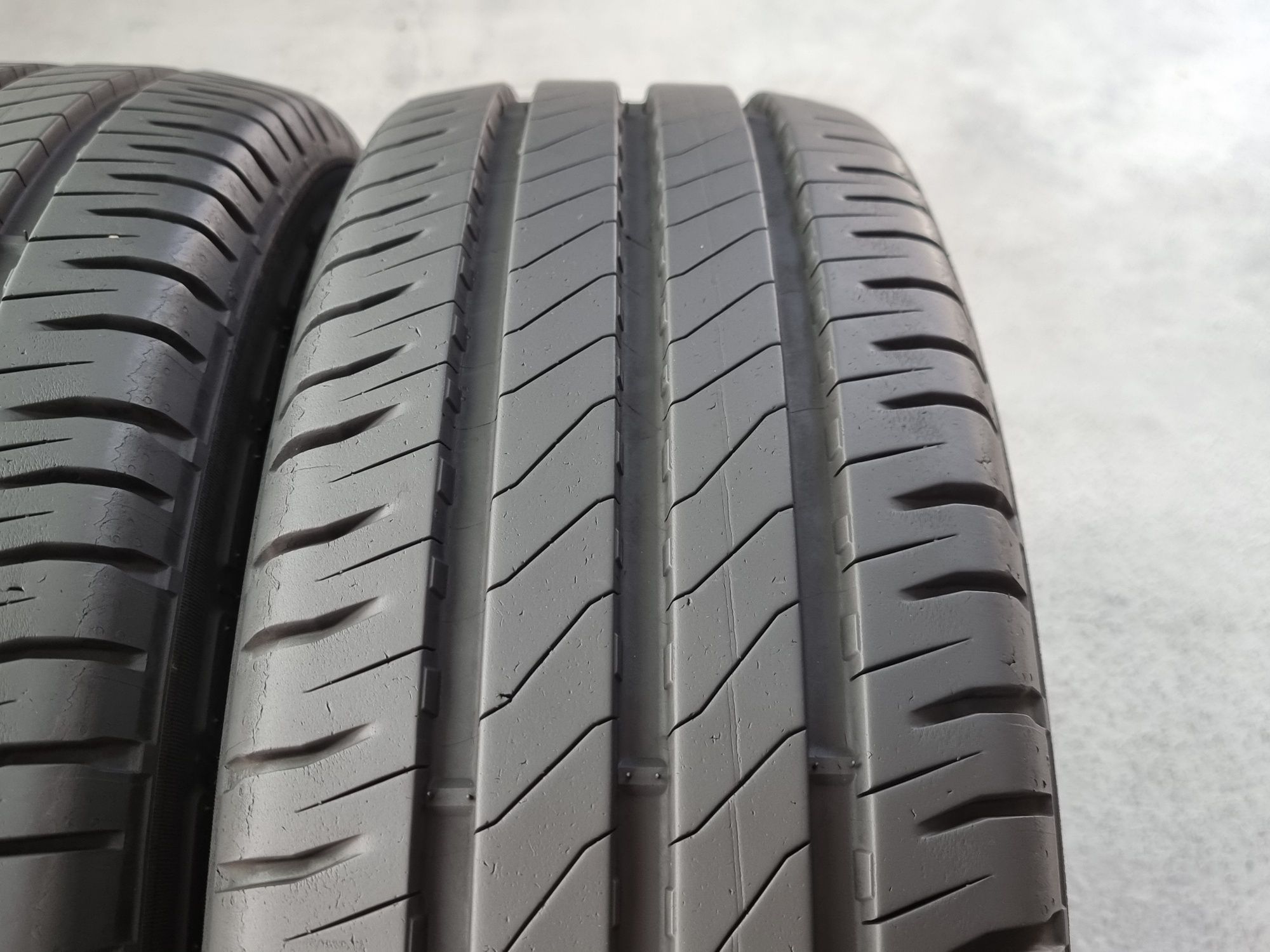 "Dot 22" 215/65/16 C Michelin 4Броя: 420лв 8мм