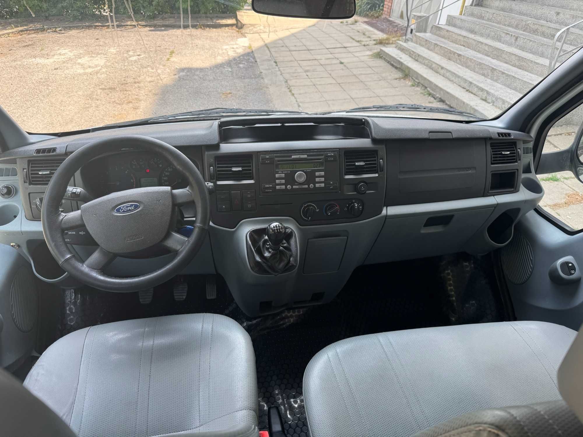 Ford Transit 2.2TDCI 6М КЛИМАТИК
