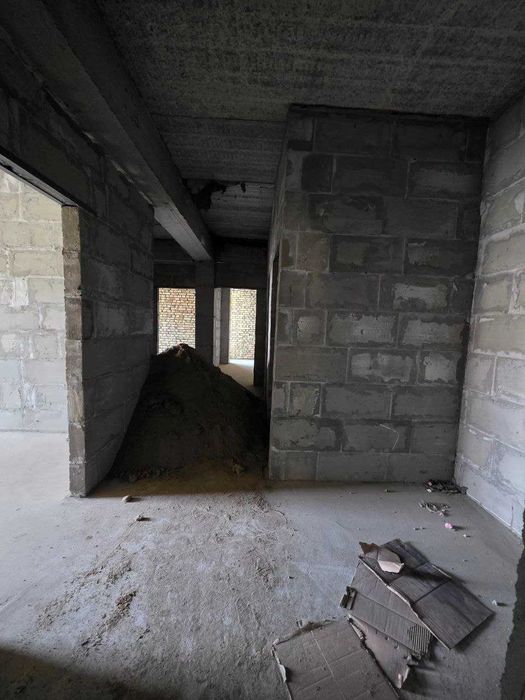 Продаётся 3х комн квартира на 3 этаже Ор-р Пиридастгир