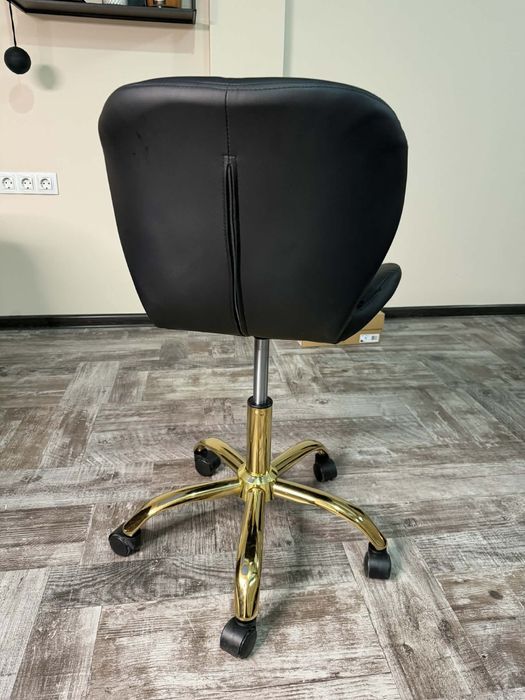 Козметичен стол нов