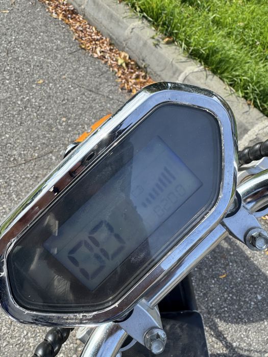 Vand scuter electric doua bateri range 100km nou!!