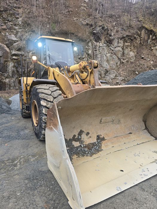 Încarcator frontal CAT 966 G închiriez