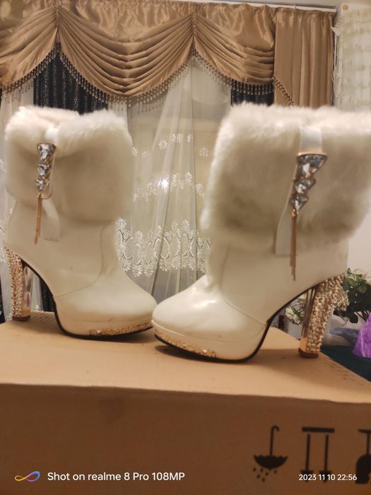 Botine cizmulițe cu blana 37