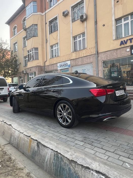 Malibu 2 qora 2,4 mator 2018 gazi bor