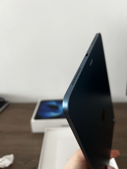 iPad Air 5 (2022) 64GB Wi-Fi BLUE sanatate baterie 99%