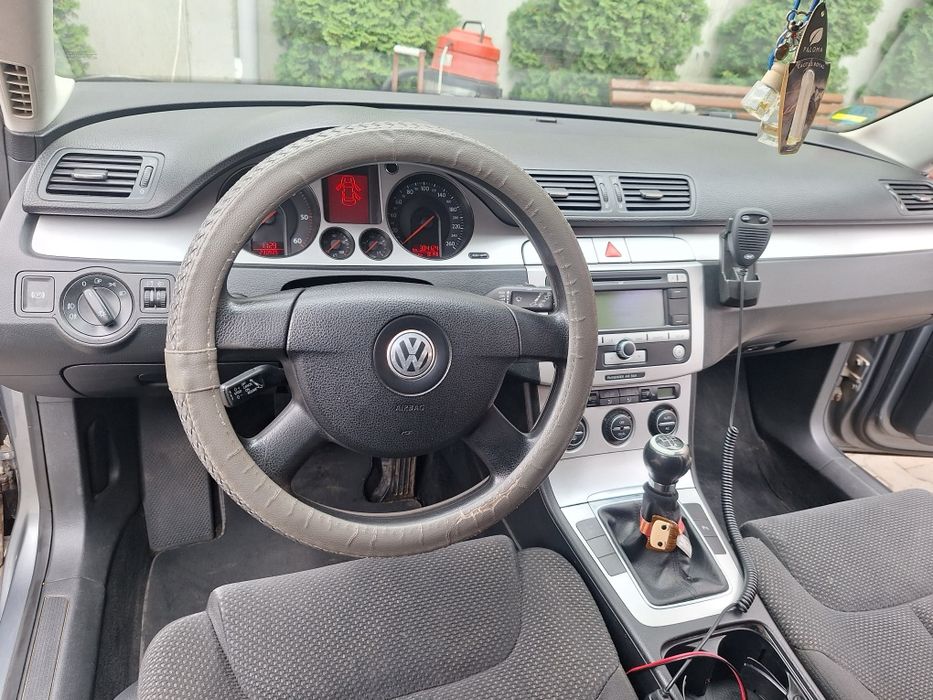 Vand Volkswagen Passat B6 1.9di 105 cp cod motor Bls