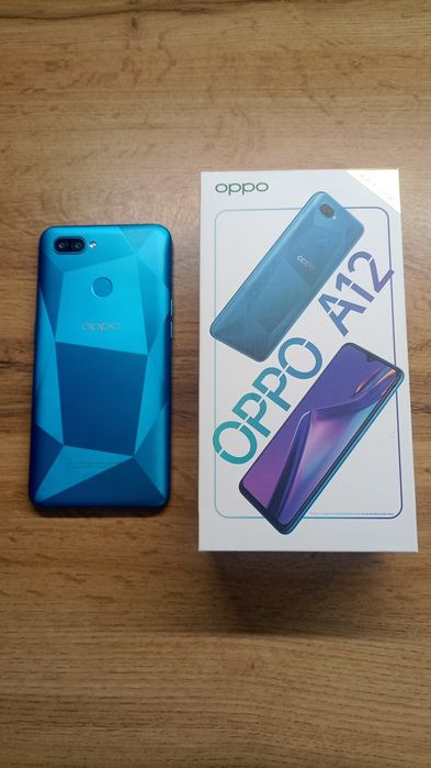 Продам телефон Oppo A12.