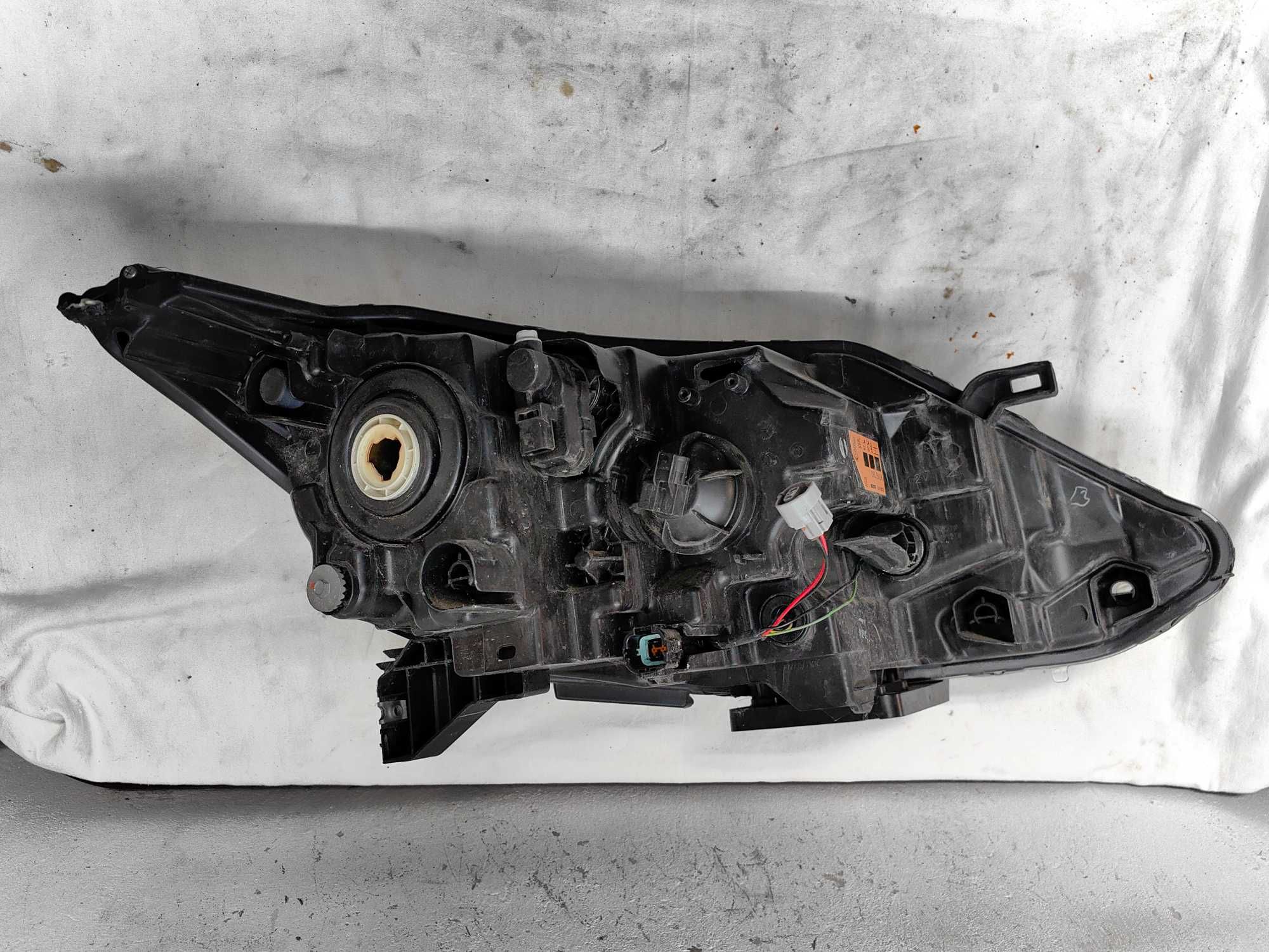 Оригинален   фар Нисан  Nissan Qashqai Led