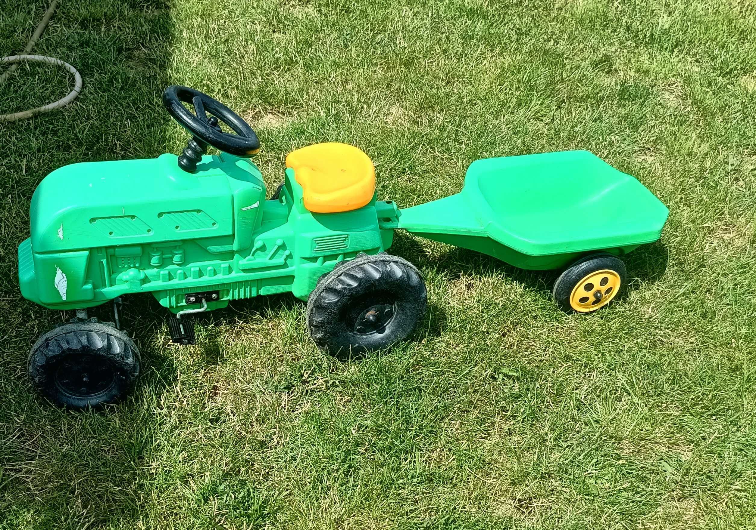 Tractor cu pedale