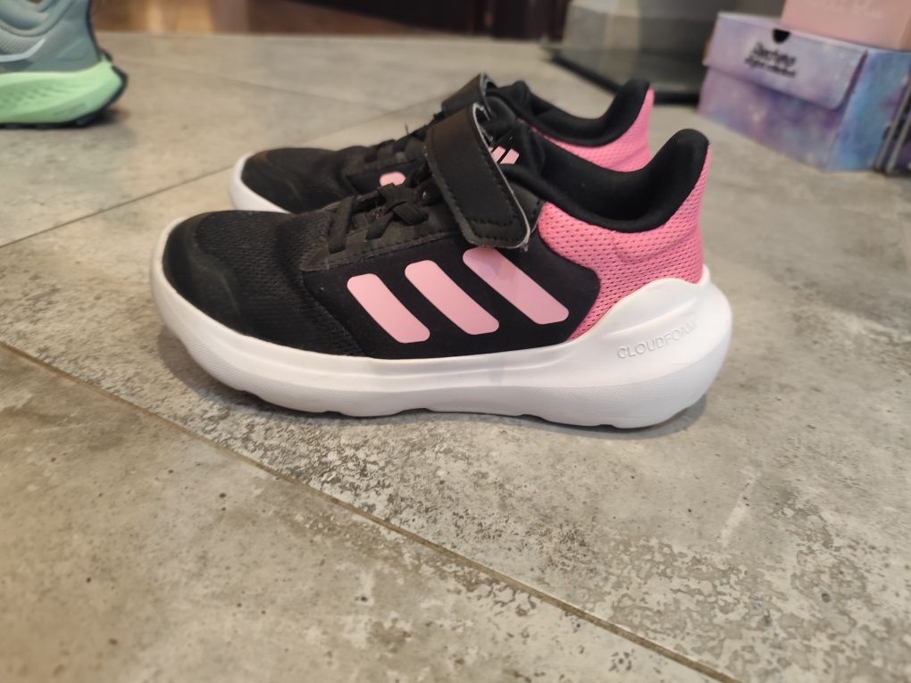 Маратонки adidas