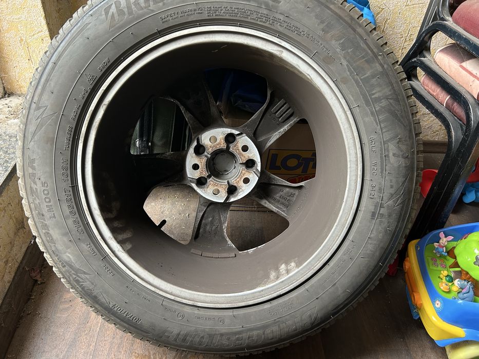 215 65 17 зимни Bridgestone & джанти Nissan