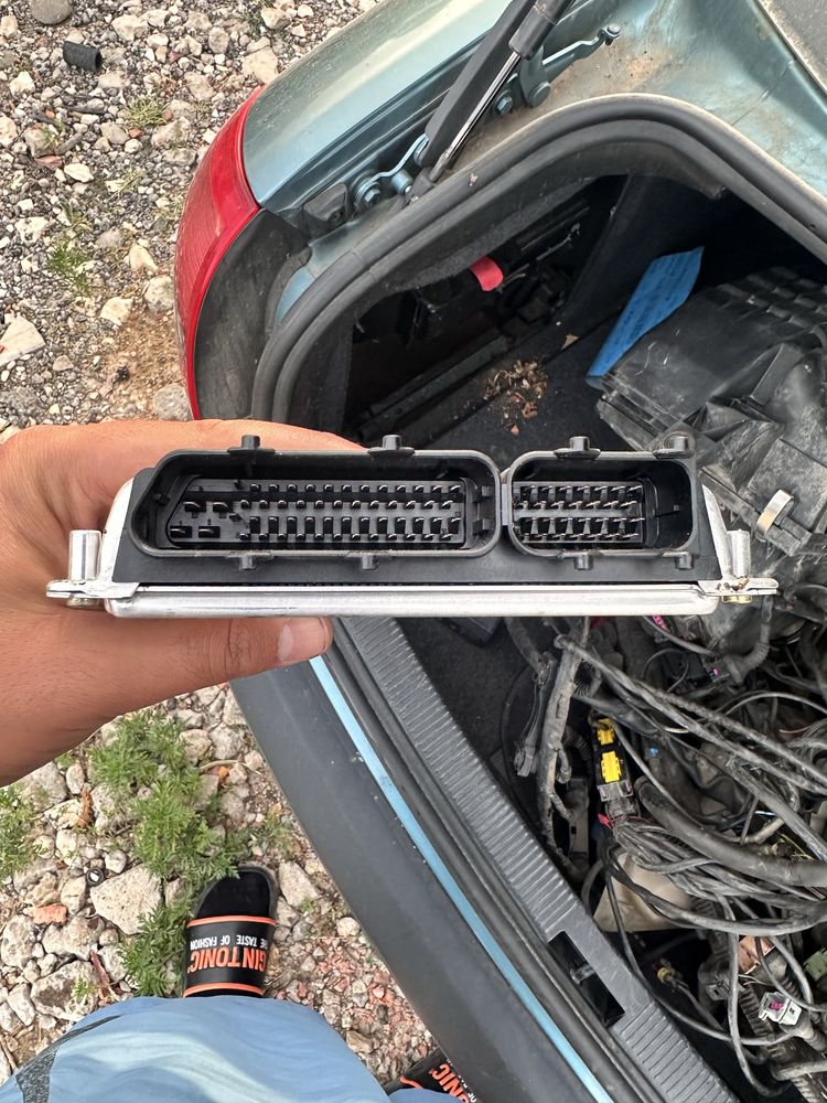 Компютър ECU за Audi A6 A4 Passat 1.8T AEB Bosch 4B0 906 018