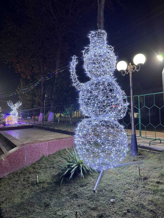 Установка новогодних ёлок || Yangi yil archasini o'rnatish