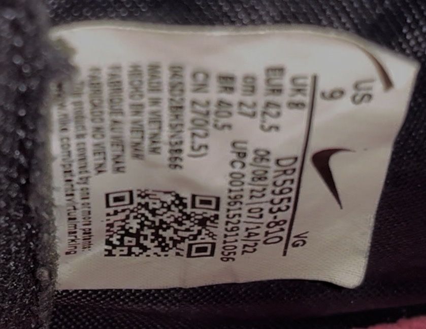 Ghete nike purtate un antrenament 42,5