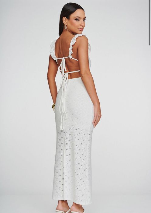 Бяла дълга лятна рокля
