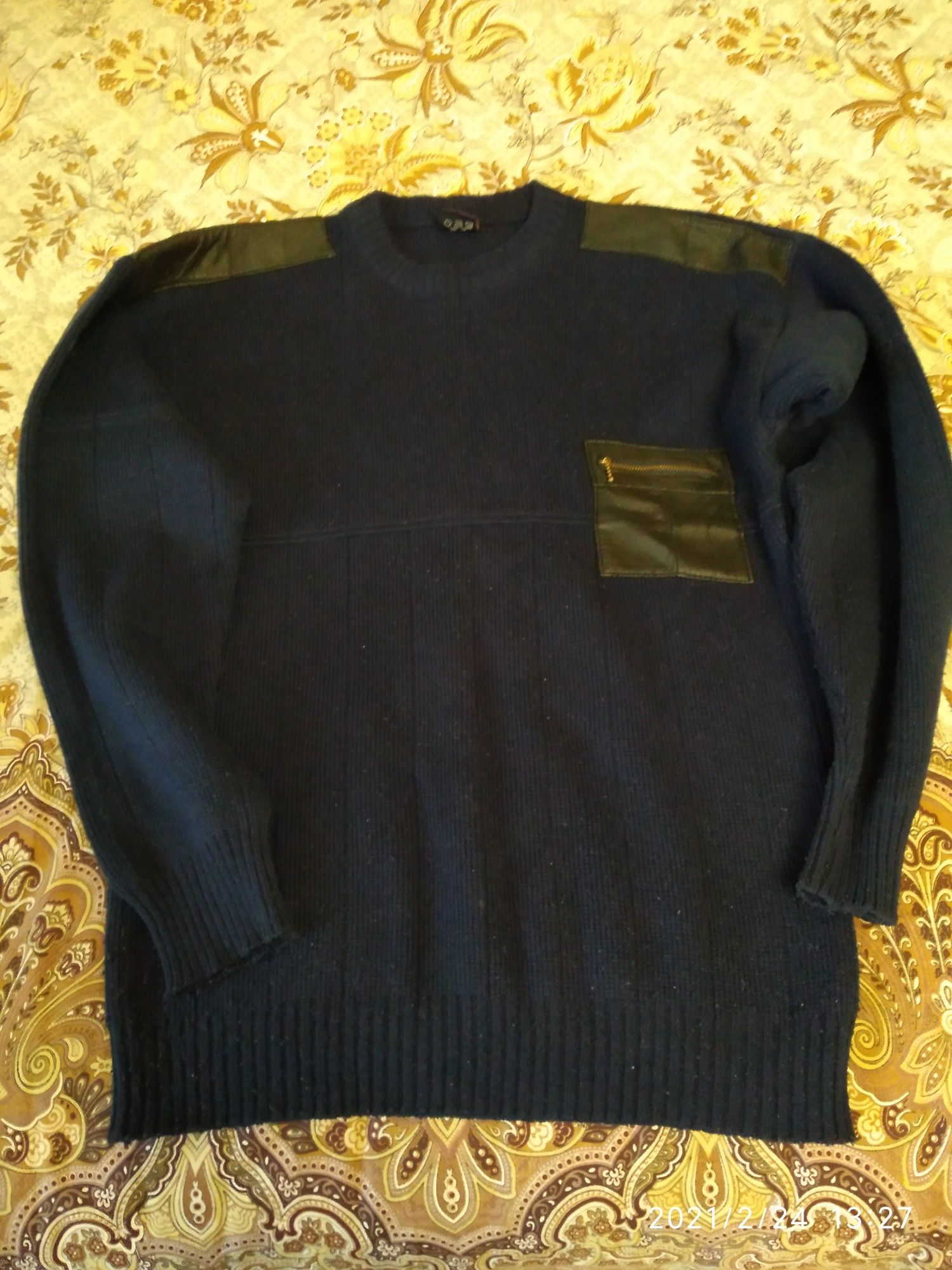 Продается свитер полицейский