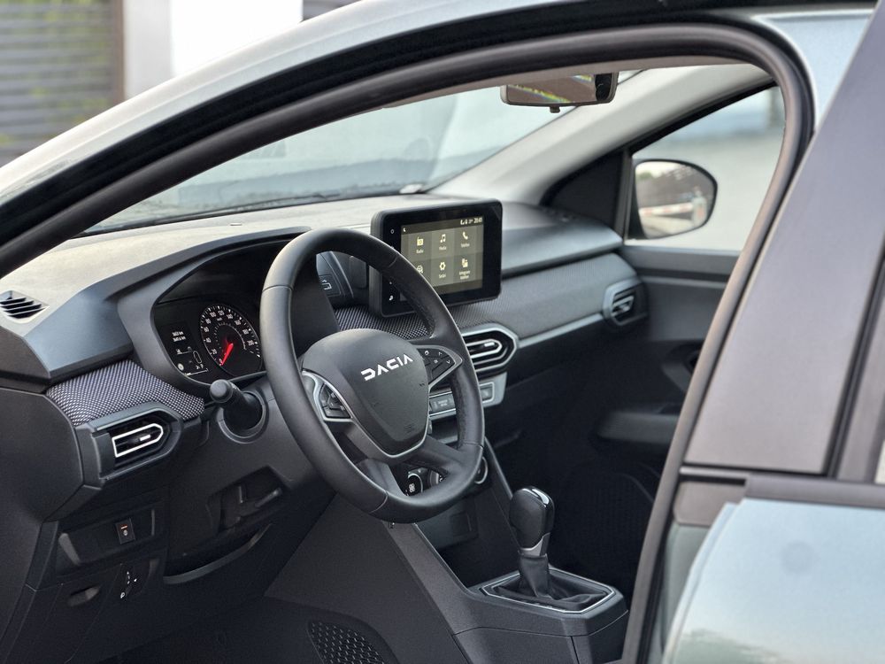 Dacia Sandero / 12/2024 / Garantie 2027 / 3500 Km