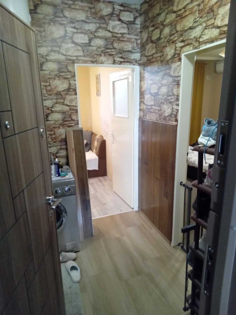 Продава се Двустаен апартамент в Стара Загора, Център - 40 кв.м за 1722 €/кв.м - Снимка #1