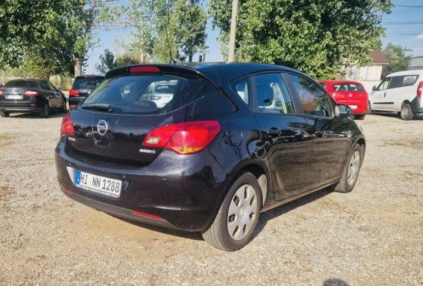Opel Astra J an 2012 1.7 cdti - scurta